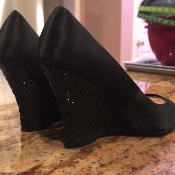 Y2K Bebe satin wedge with sequin covered wedge - Picture 3 of 7